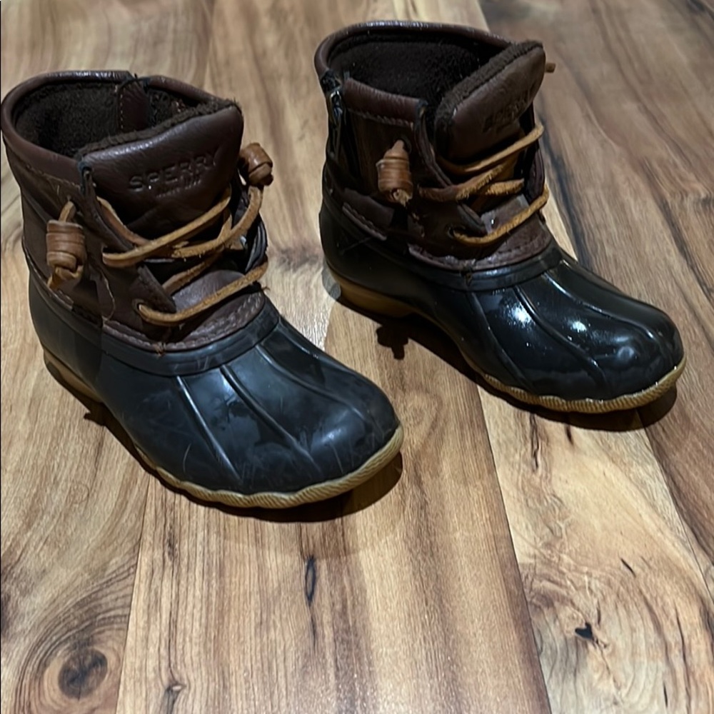 Speedy Duck Boots KIDS size 9